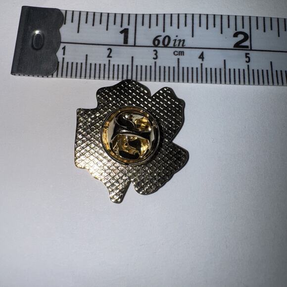 White Lotus Pin Brooch - Picture 2 of 2